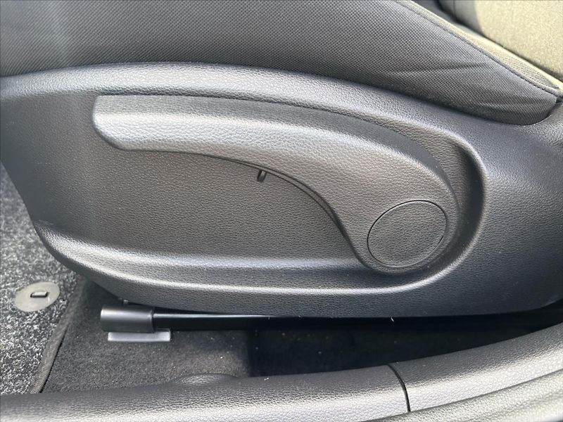Kia Ceed 1,5 TGDi Spin ZÁRUKA KAMERA - fotka 11 z 35