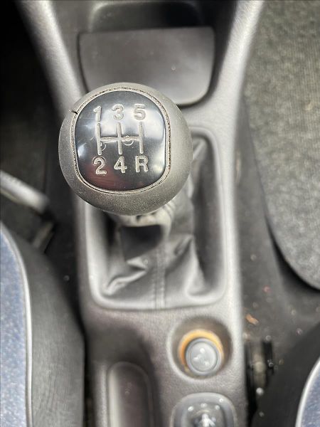 Peugeot 206 1,4i 55kW*tažné*Zachovalé auto - fotka 17 z 36