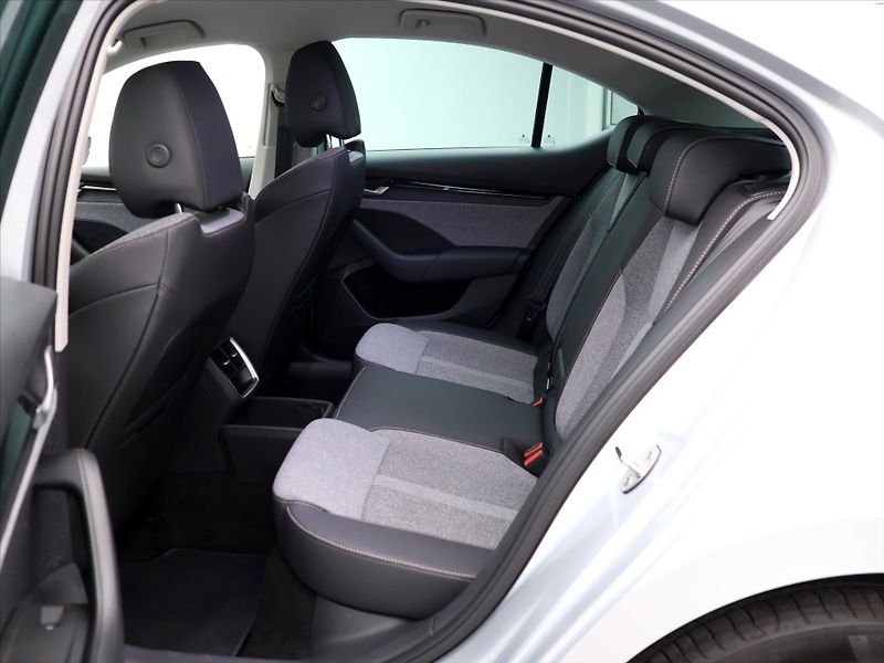 Škoda Octavia 1,5 TSI 110kW Top Select. CZ D - fotka 13 z 29