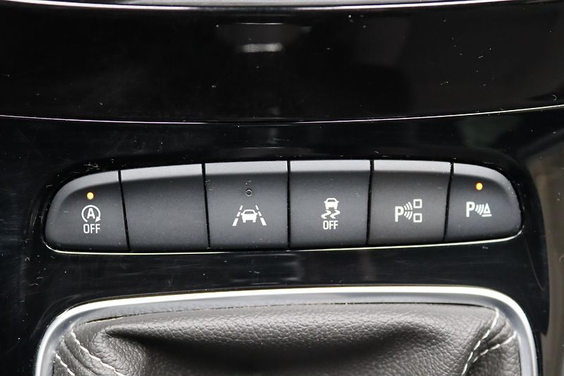 Opel Astra SPORTS TOURER+ 1.2 81kW - fotka 34 z 50