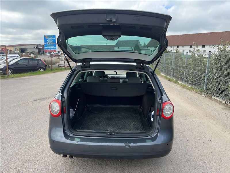 Volkswagen Passat 1,9 TDi KLIMA ROZVODY - fotka 29 z 32