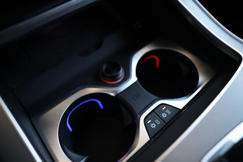 BMW X5 xDrive40i - fotka 15 z 33