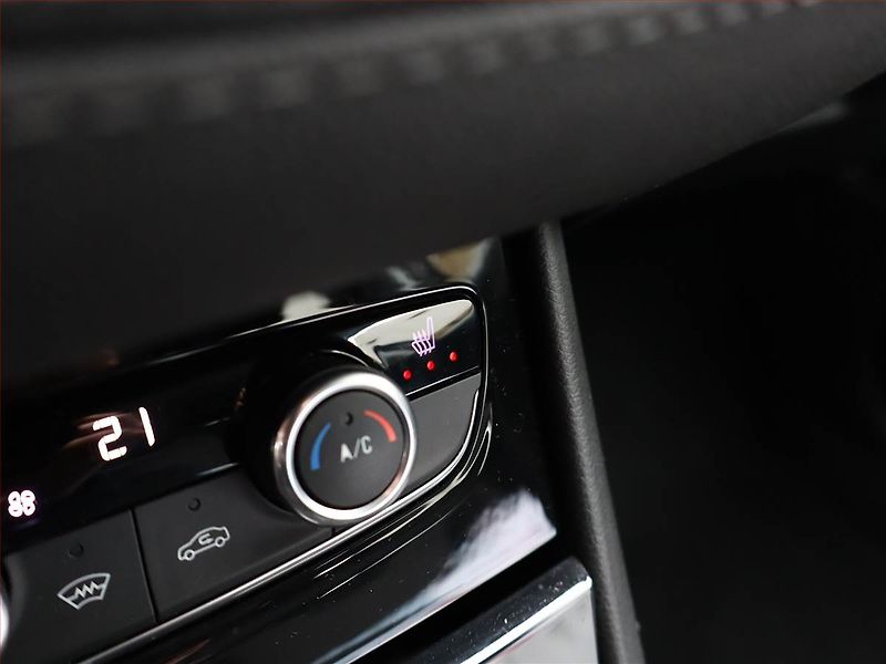 Opel Grandland X (2018) 1.2 Turbo, ČR,1.maj - fotka 18 z 19