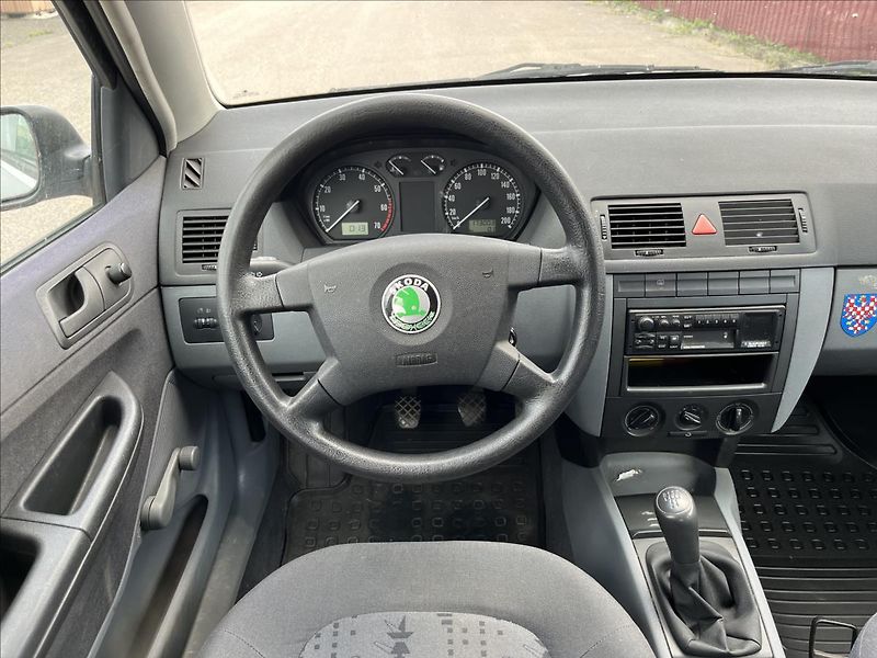 Škoda Fabia 1,4 MPi ALU STK 5/2028 - fotka 13 z 25
