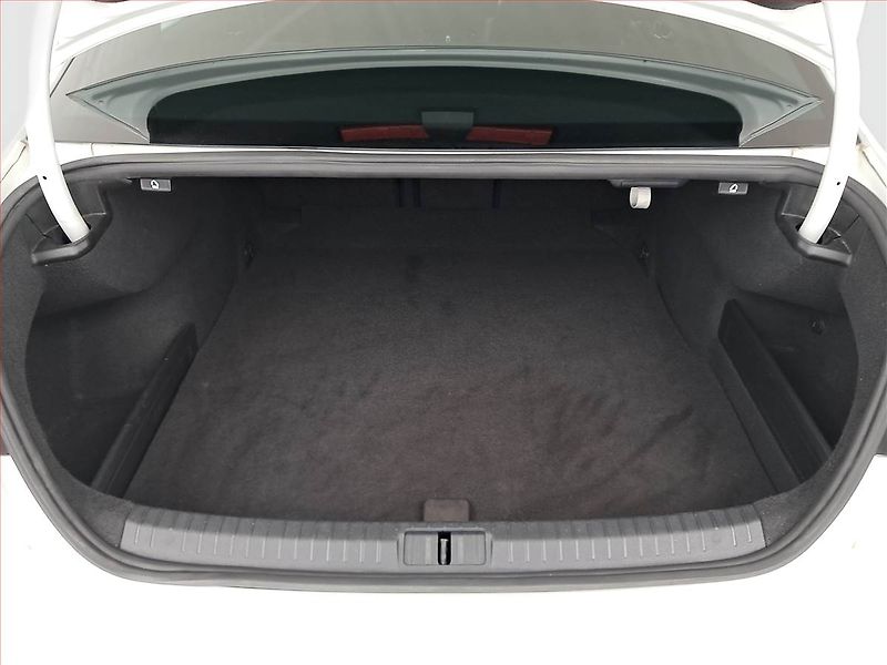 Volkswagen Passat (2020) 1.5 TSI, Automat, Kůže, Navi - fotka 14 z 18
