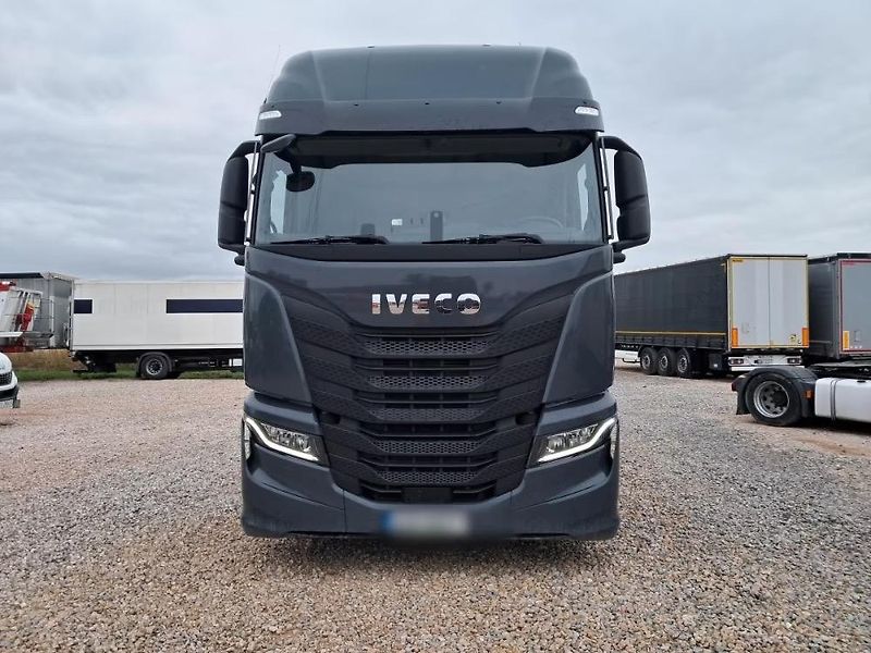 Iveco S-WAY (2024) 6x2 tahač EURO 6 - fotka 6 z 8