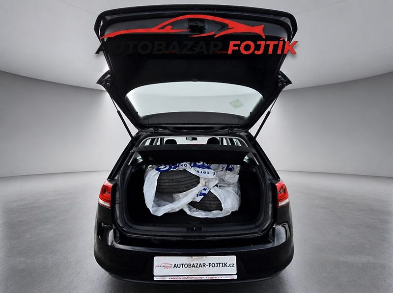 Volkswagen Golf (2015) 1.4 TGi Highline DSG - fotka 15 z 20