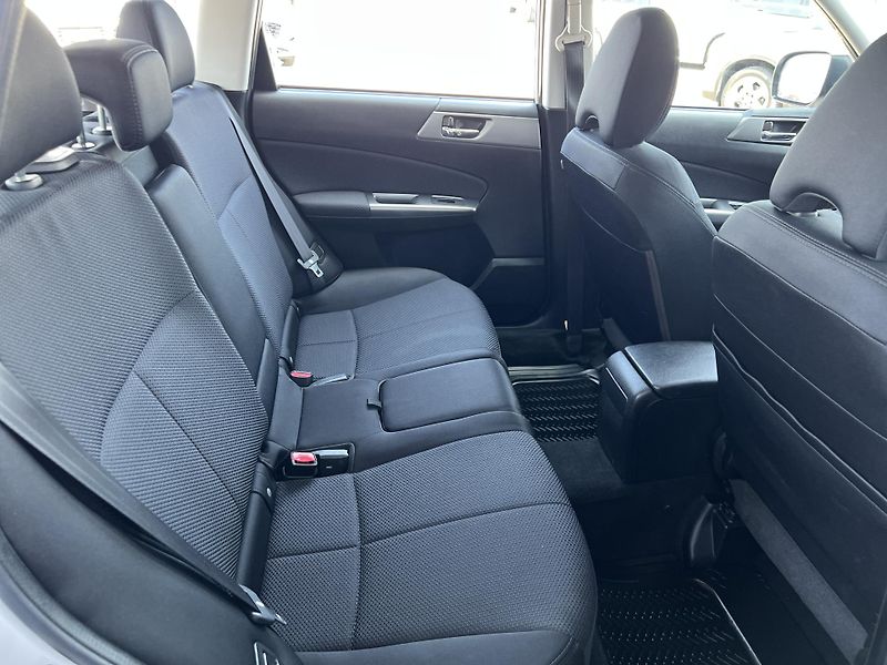 Subaru Forester 2.0i LPG 4x4 KLIMA KAMERA ALU - fotka 30 z 42