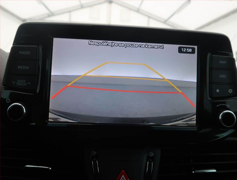 Hyundai i30 (2018) Style 1.4 T-GDI, Automat - fotka 17 z 17
