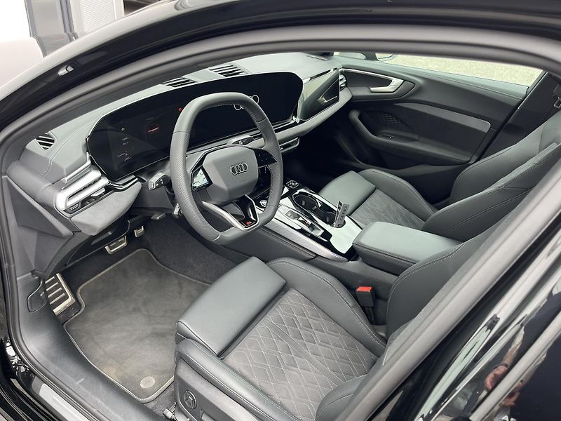 Audi A5 2.0TDi Quattro 150kW S-Line - fotka 5 z 23