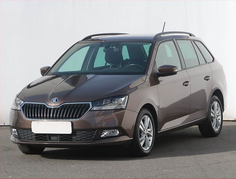 Škoda Fabia (2019) Style Plus 1.0 TSI, Serv.kniha - fotka 2 z 23