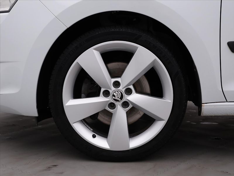 Škoda Rapid 1,2 TSI 77kW Xenon 1.Maj. - fotka 26 z 33
