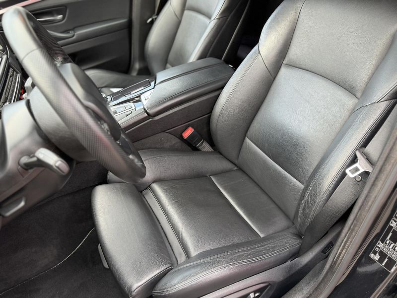 BMW Řada 5 530D, 190kw, HUD, PANO, Tažné - fotka 9 z 21
