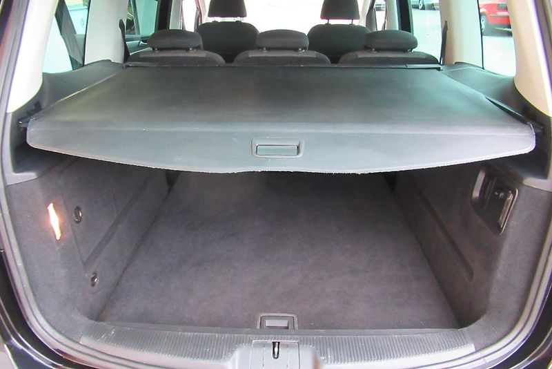 Volkswagen Sharan 2.0 TDi AUT. KLIMA TAŽNÉ 2.2 t - fotka 18 z 20