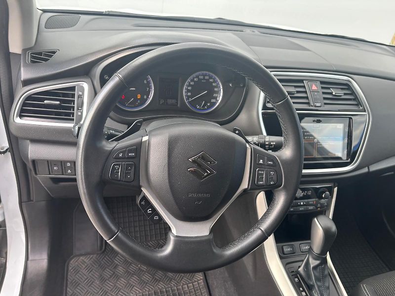 Suzuki SX4 S-Cross 1.4 Boosterjet Premium Hybrid - fotka 14 z 27