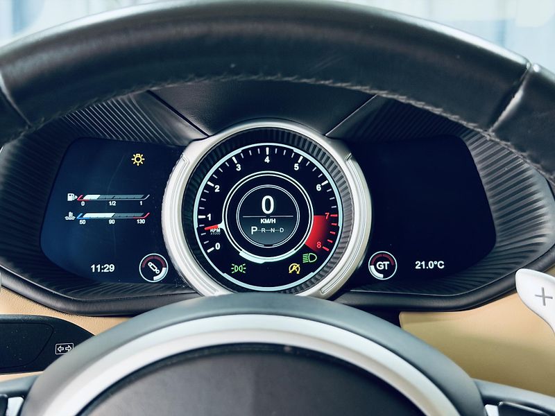 Aston Martin DB11 (2017) V12*5.2*B&O*360*TOP - fotka 31 z 43
