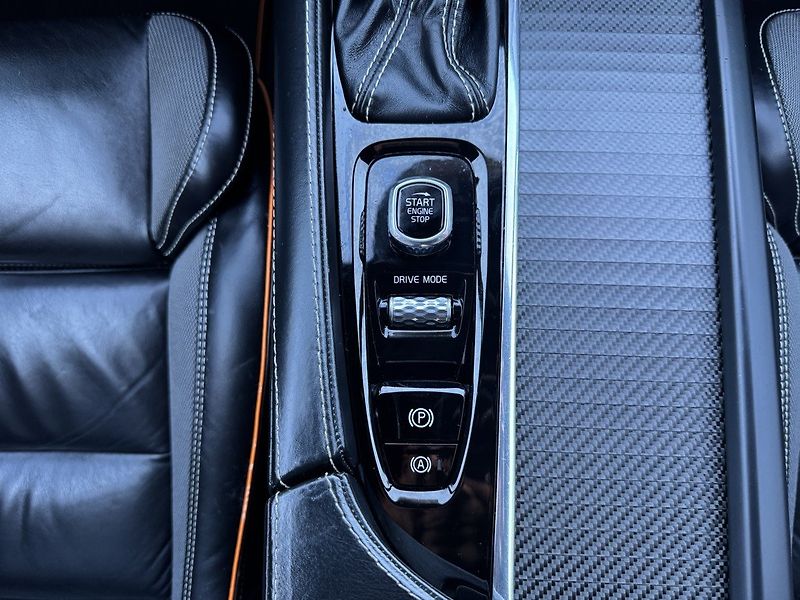 Volvo V90 (2018) 2.0D AWD Ocean Race LED - fotka 8 z 46