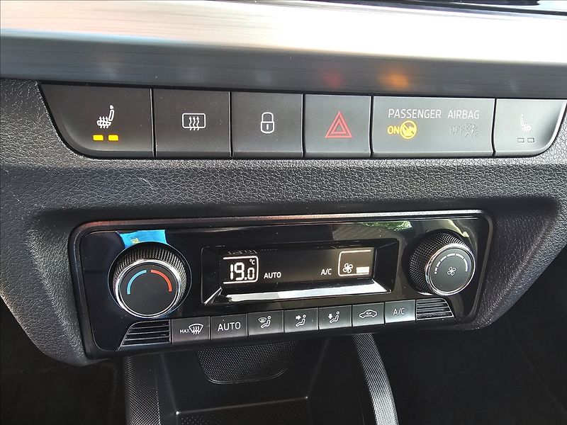 Škoda Fabia III 1,0 TSi 70KW Drive - fotka 23 z 44