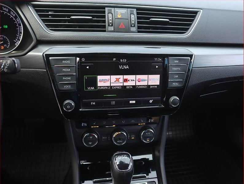 Škoda Superb (2017) 2.0 TDI, Automat, Kůže, Navi - fotka 12 z 21