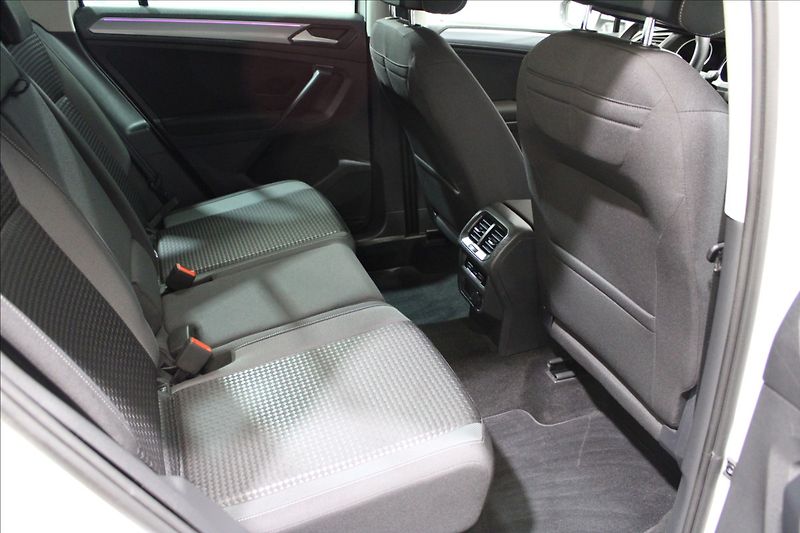 Volkswagen Tiguan 1,5 TSI Active 1.majitel - fotka 13 z 33