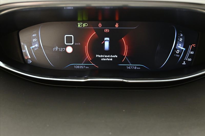 Peugeot 5008 1,5 96kW BlueHDi 7 míst Záruka - fotka 15 z 29