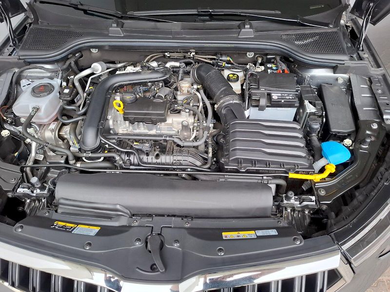 Škoda Kamiq (2025) SELECTION TSI 85/1.0 M6F - fotka 9 z 30