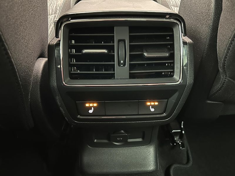 Škoda Karoq 2.0 TDI 4x4 Style - fotka 29 z 32
