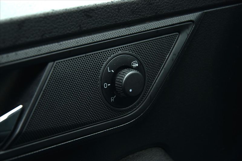 Škoda Fabia 1.2TSi 1.MAJITEL DPH ČR - fotka 18 z 19
