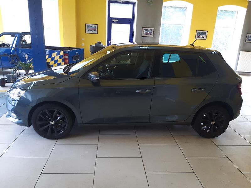 Škoda Fabia 1.0 i LED KAMERA zadáno !!! - fotka 4 z 26
