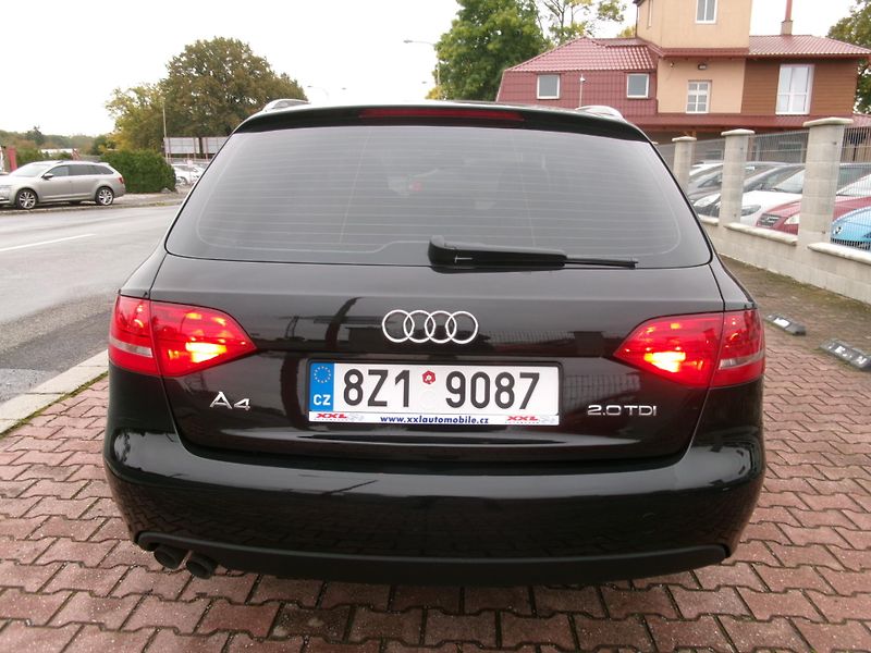 Audi A4 (2008) 2,0TDI AC TEMP VÝHŘEV ALU - fotka 8 z 31