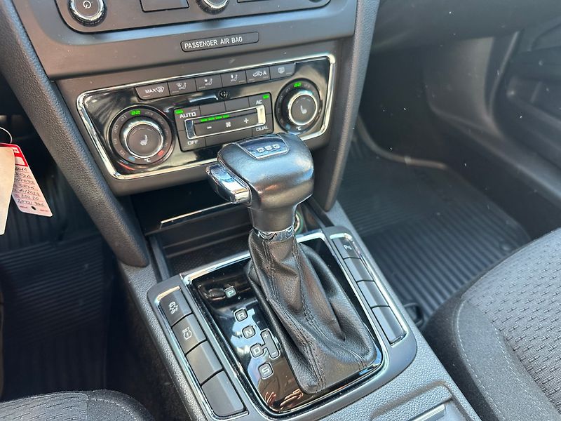 Škoda Superb (2011) 2.0Tdi 103kw - fotka 19 z 29