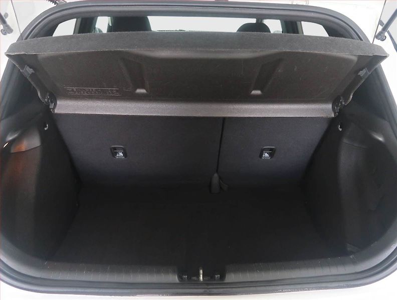Hyundai i20 (2019) 1.2, Tempomat, Park. senzory - fotka 13 z 14