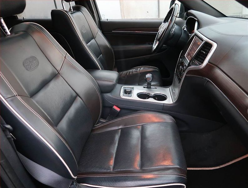Jeep Grand Cherokee (2015) Overland 3.0 CRD, 4X4 - fotka 9 z 29