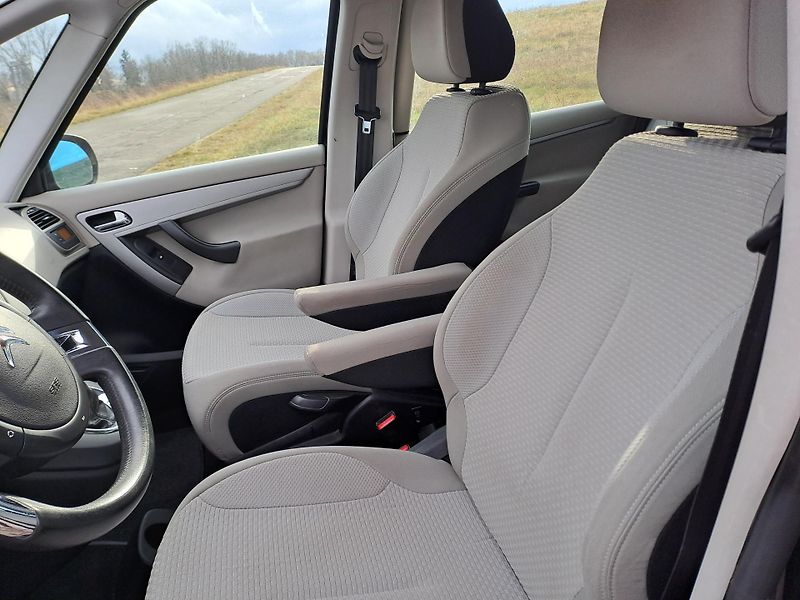 Citroën C4 Picasso (2012) 1.6 HDi SERVISKA - fotka 11 z 26