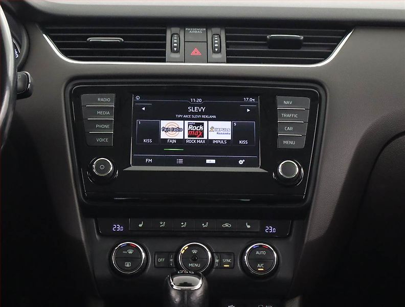 Škoda Octavia (2015) Scout 2.0 TDI, 4X4, Automat - fotka 11 z 21