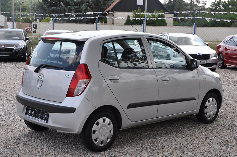 Hyundai i10 1.1i 48kW Klima - fotka 3 z 12