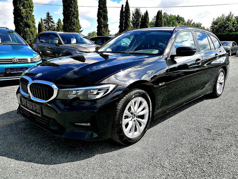 BMW Řada 3 (2022) REZERVACE! 320e PHEV - fotka 2 z 42