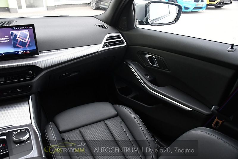 BMW Řada 3 320d xD M-SPORT PANORAMA H/K  - fotka 23 z 57
