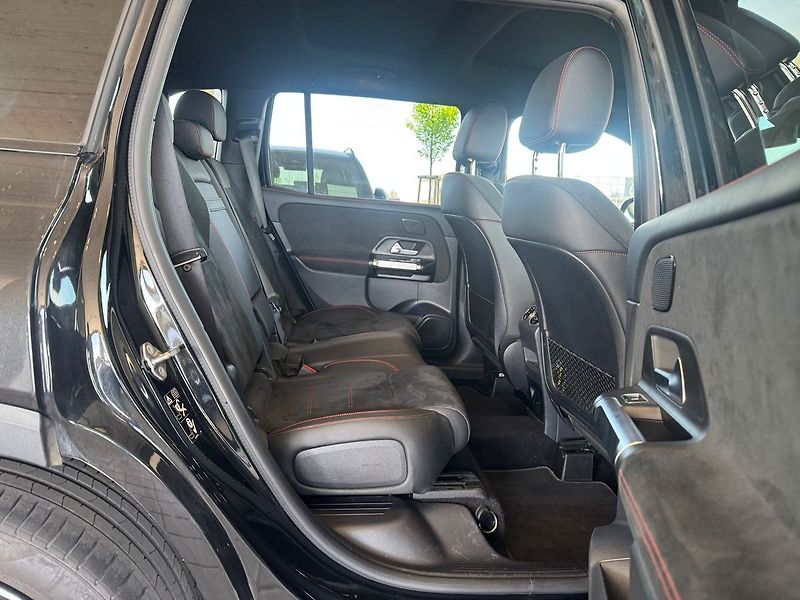 Mercedes-Benz GLB 200d 4M - fotka 12 z 21