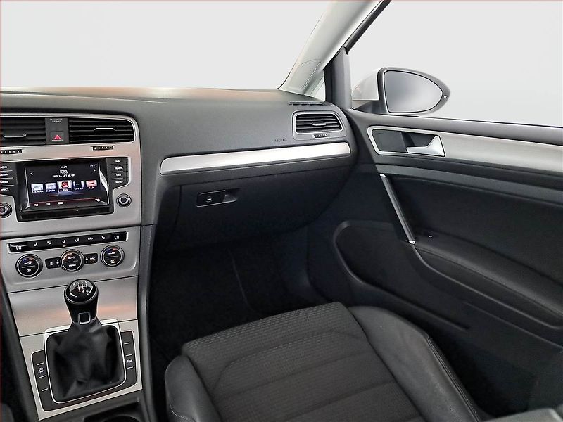 Volkswagen Golf (2014) 2.0 TDI, Kůže, Navi, Bi-Xenony - fotka 8 z 20