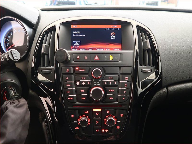 Opel Astra (2016) 1.6 CDTI, Serv.kniha, Tempomat - fotka 12 z 15