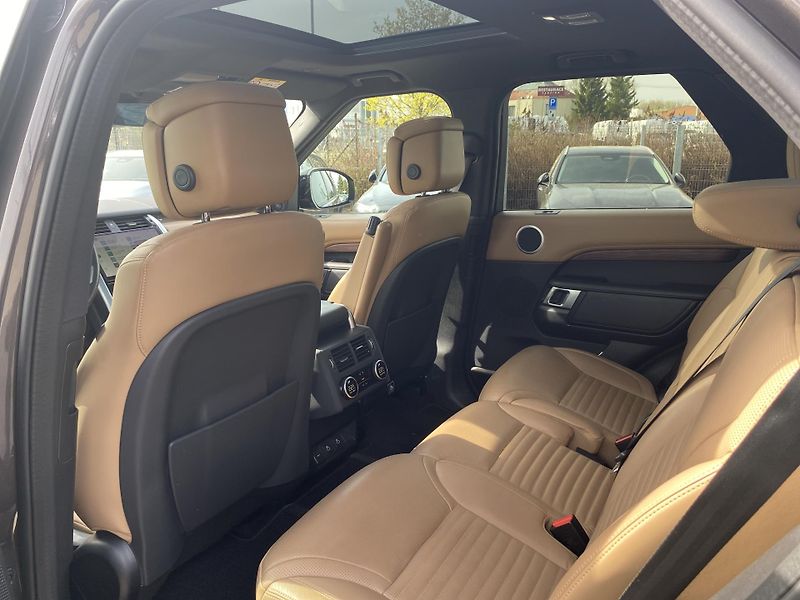 Land Rover Discovery D 300 AWD Dynamic - fotka 15 z 28