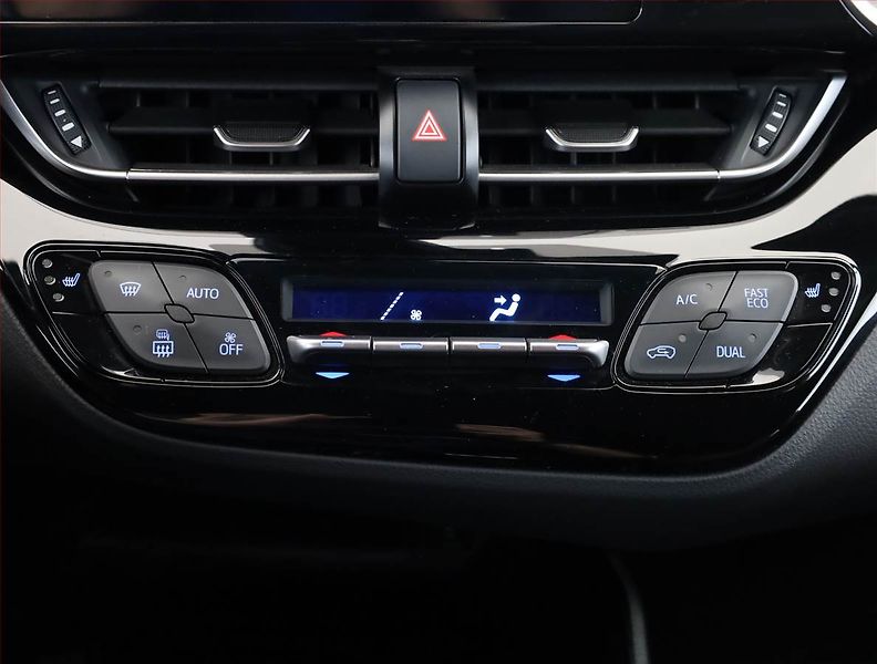 Toyota C-HR (2019) 1.2 Turbo - fotka 12 z 18