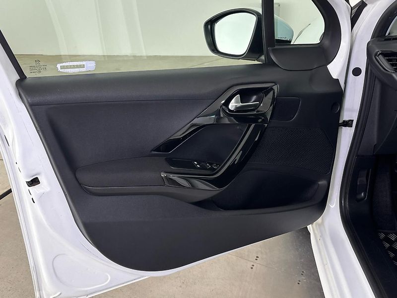 Peugeot 208 Hatchback 208 - fotka 13 z 26