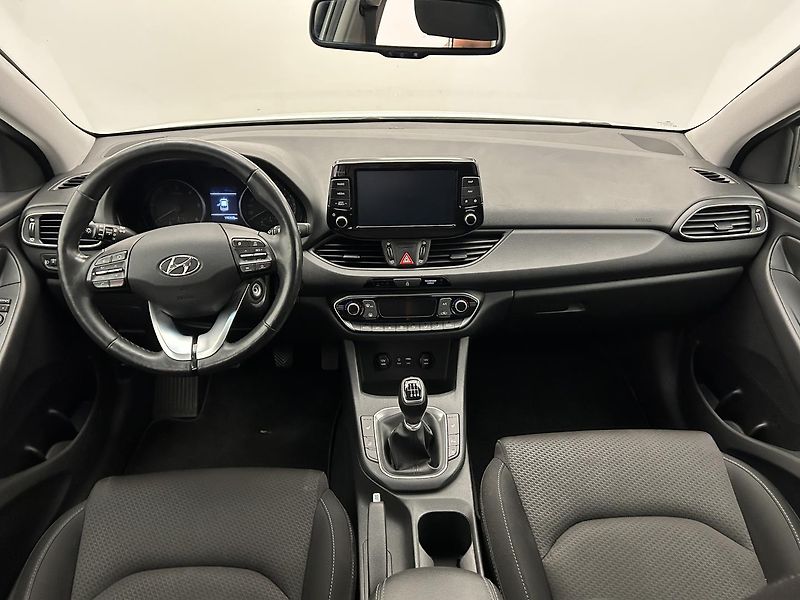 Hyundai i30 1.6 CRDI style - fotka 5 z 25