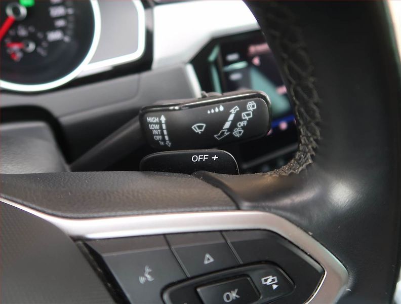 Volkswagen Passat (2021) Business 2.0 TDI, Automat - fotka 19 z 22