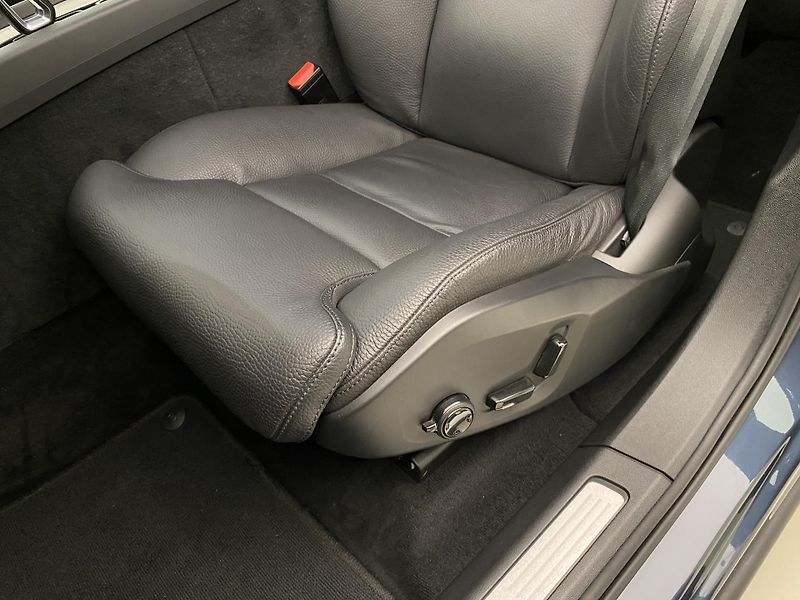 Volvo XC60 B4 AWD DARK PLUS AUT CZ - fotka 25 z 60
