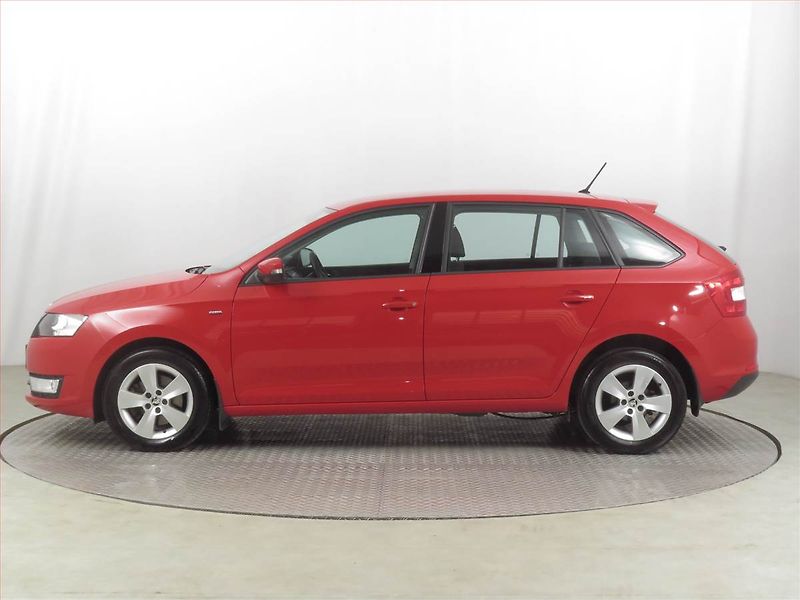 Škoda Rapid (2017) Spaceback 1.2 TSI, Serv.kniha - fotka 3 z 20