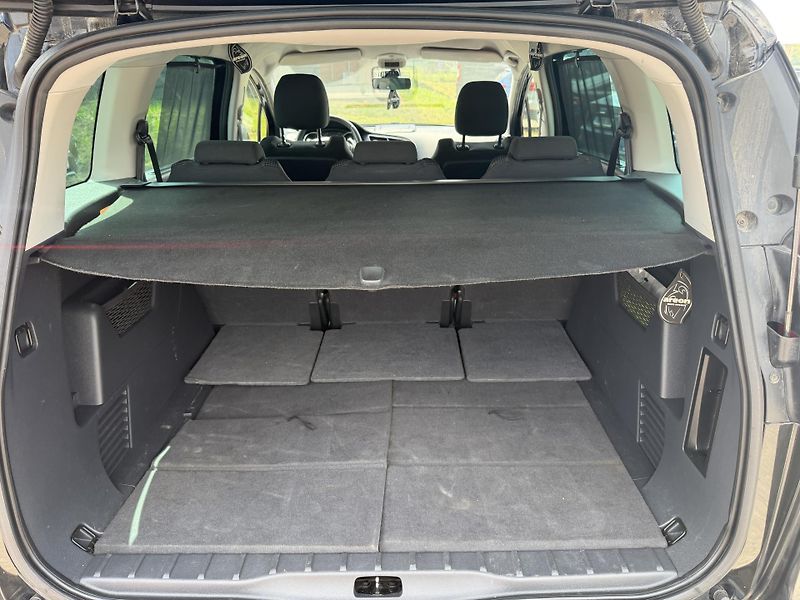 Peugeot 5008 1.6 HDI - fotka 10 z 25