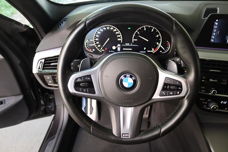 BMW Řada 5 530D XDRIVE TOUR G31 M-PAKET  - fotka 24 z 50